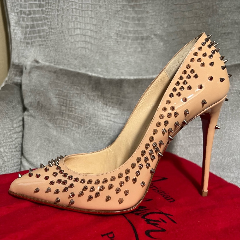 Escarpic 100 Patent color gold rose (beige)